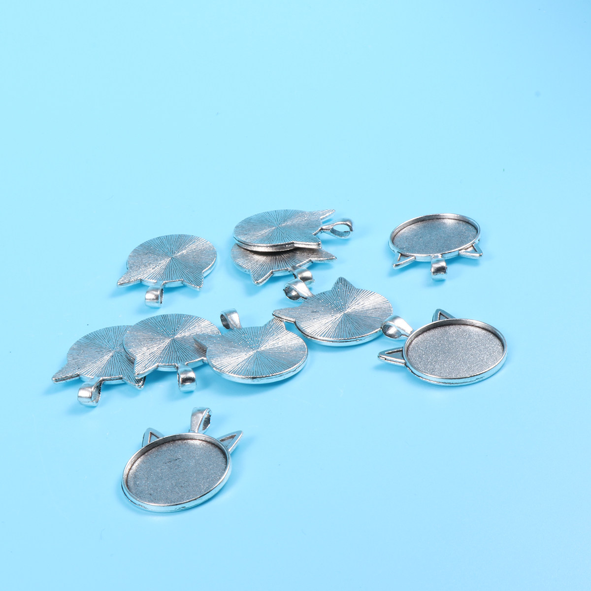 10 szt. Zawieszki z uszami kot – Bezels Pendant Resin recenzja i cena